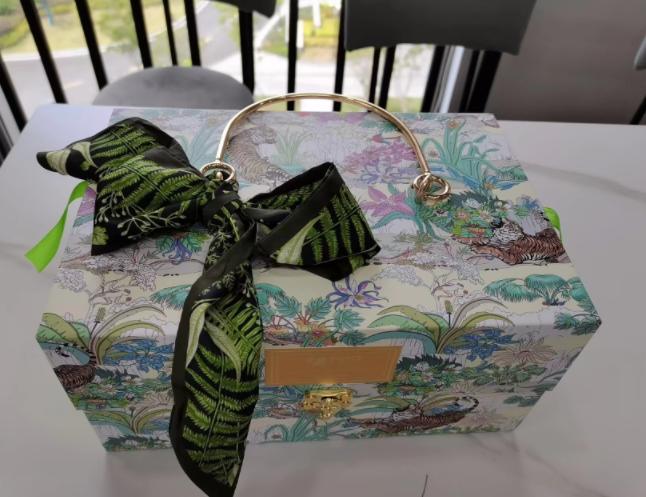 Chemdo received Mid-Autumn Festival’s gifts from partners -1(1)